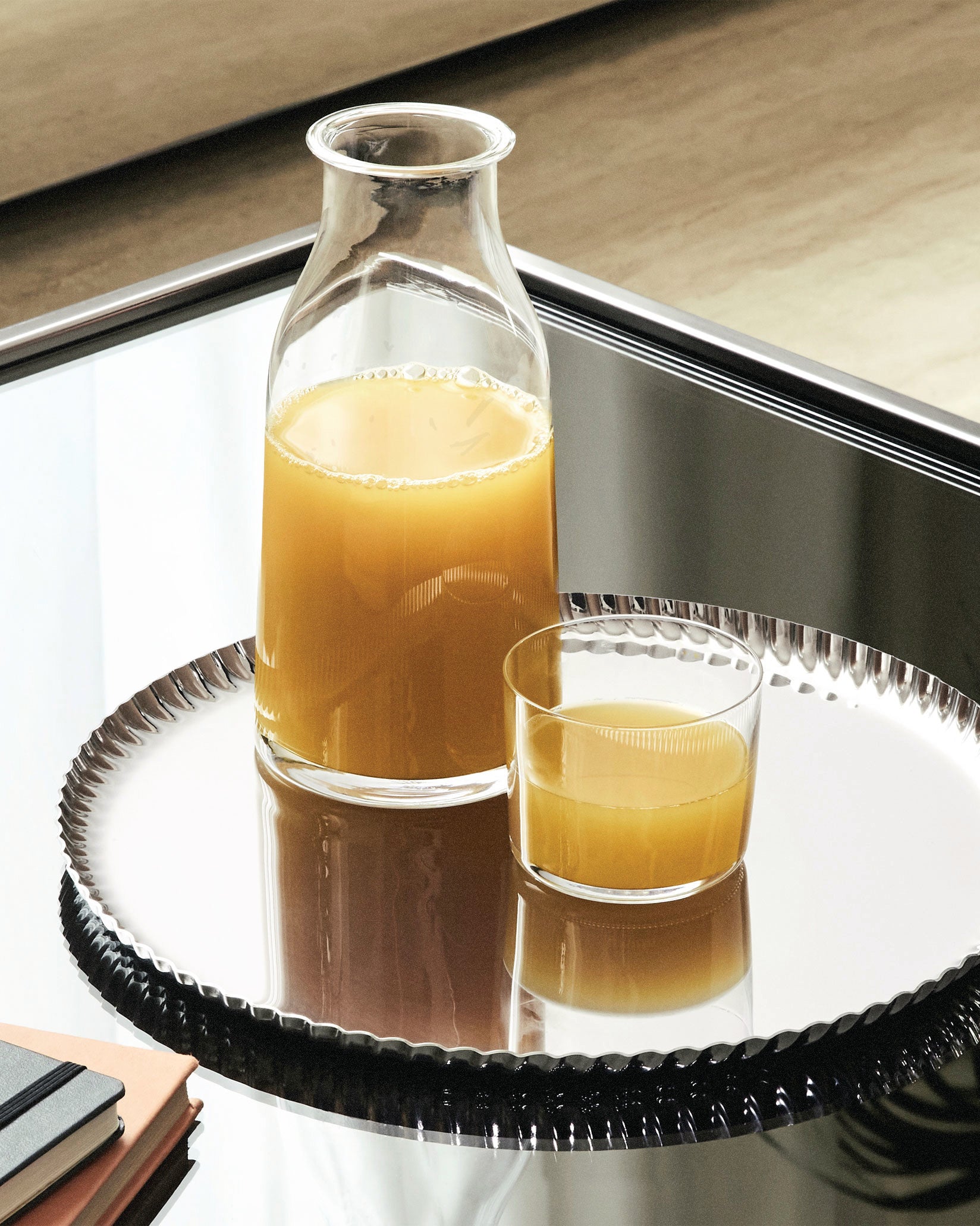 Pleats: Round Tray in Stainless Steel by Jin Kuramoto | Alessi