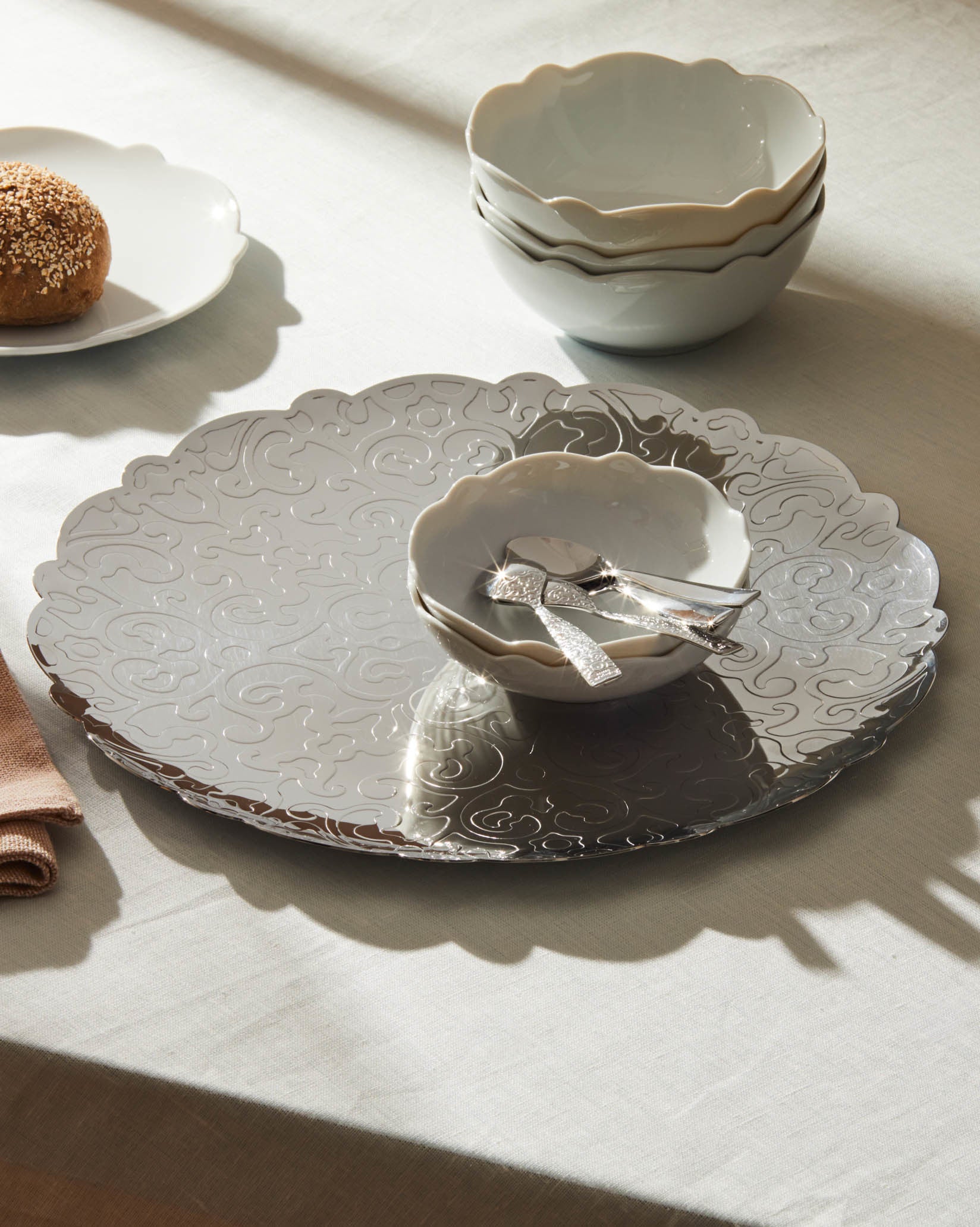 DRESSED MW16 – Dinnerware de Alessi DRESSED MW16 – Dinnerware de Alessi