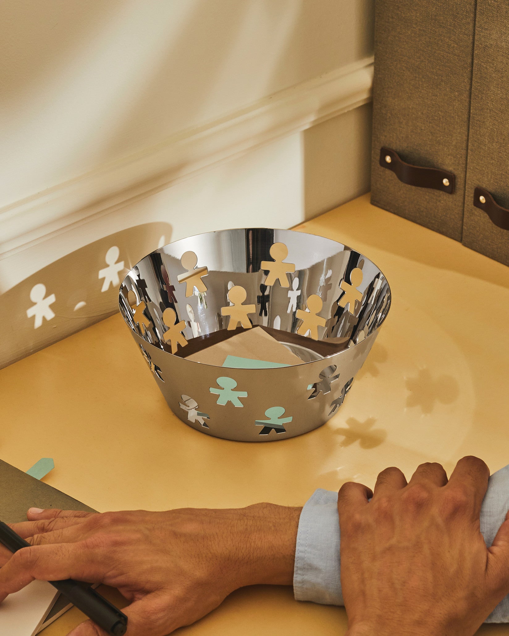 Plateau Mini Girotondo Alessi - métal | Made In Design Plateau Mini Girotondo Alessi - métal | Made In Design