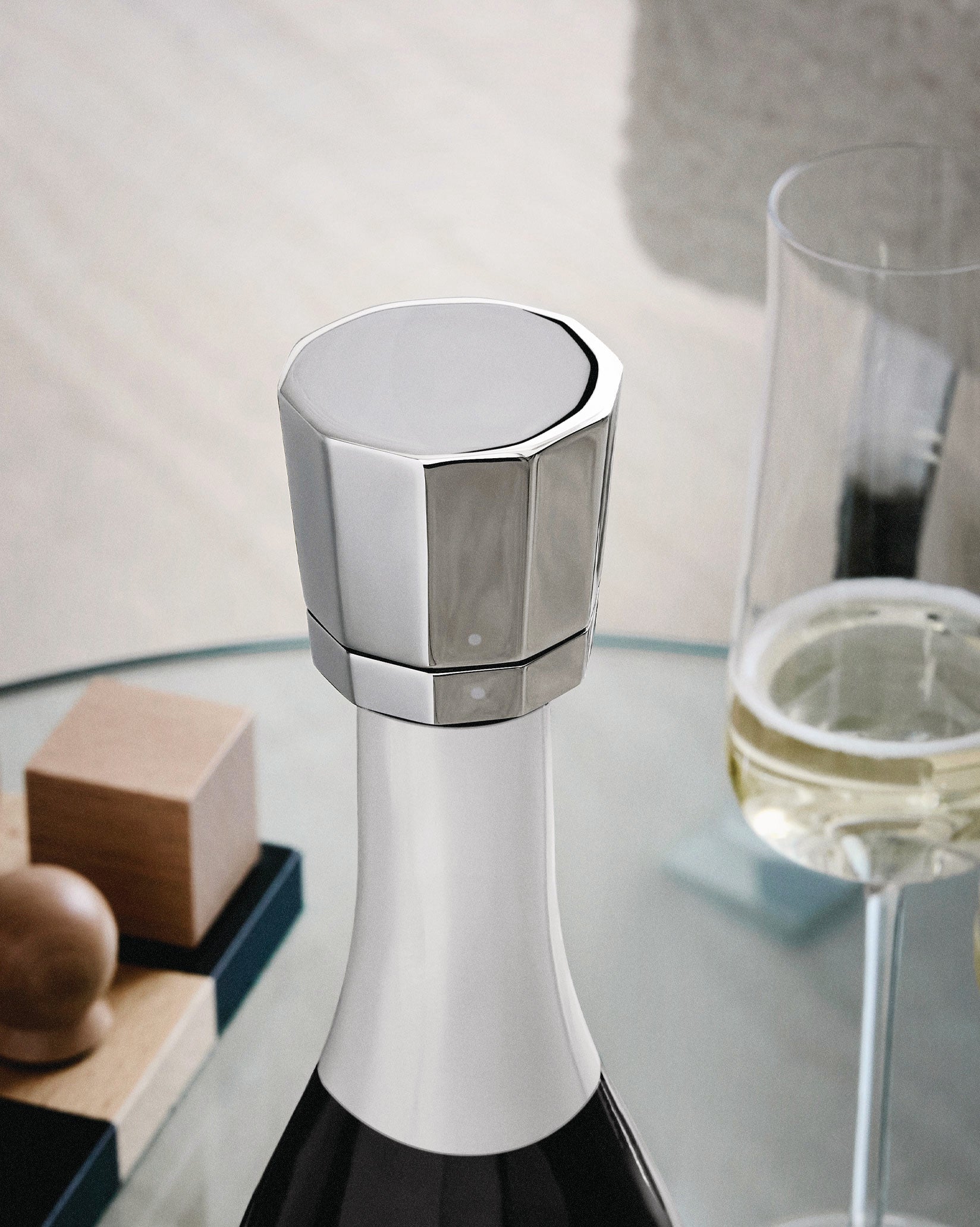 Eugenia: Champagne bottle stopper by Naoto Fukasawa | Alessi