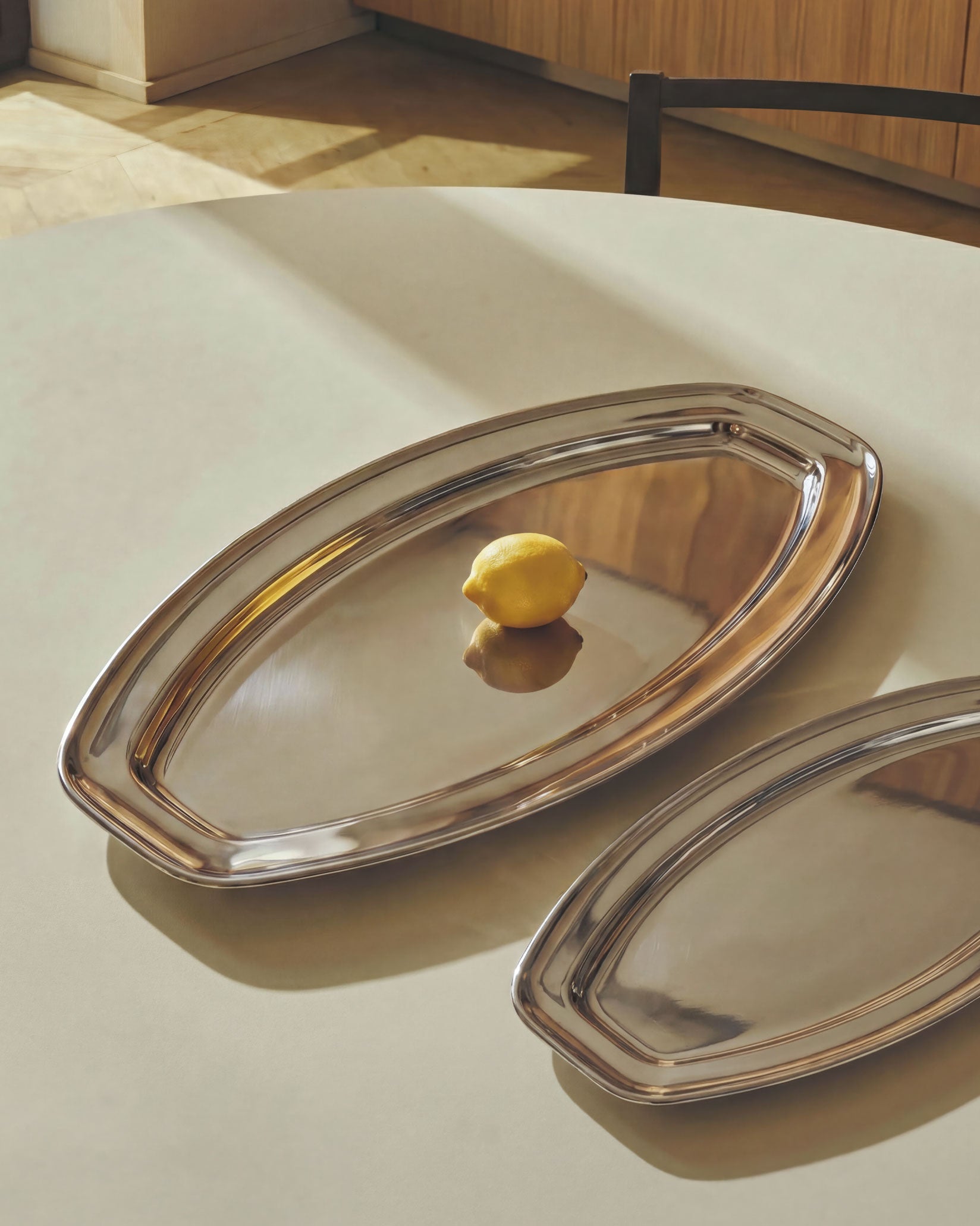 テーブル用品 ALESSI Hors-d'oeuvre tray CARLO MAZZIERI Carlo Mazzeri Designer | Alessi