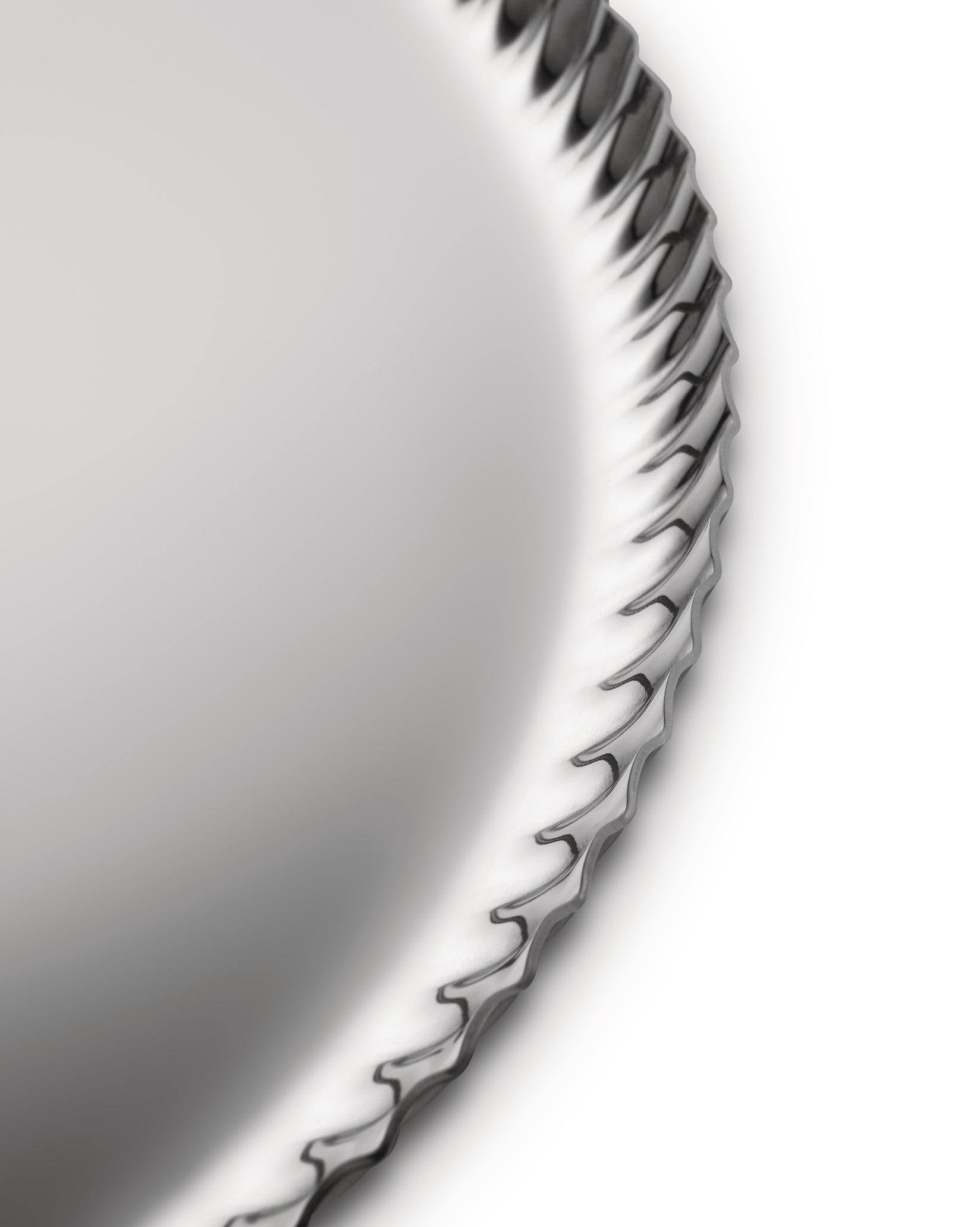 Pleats: Round Tray in Stainless Steel by Jin Kuramoto | Alessi