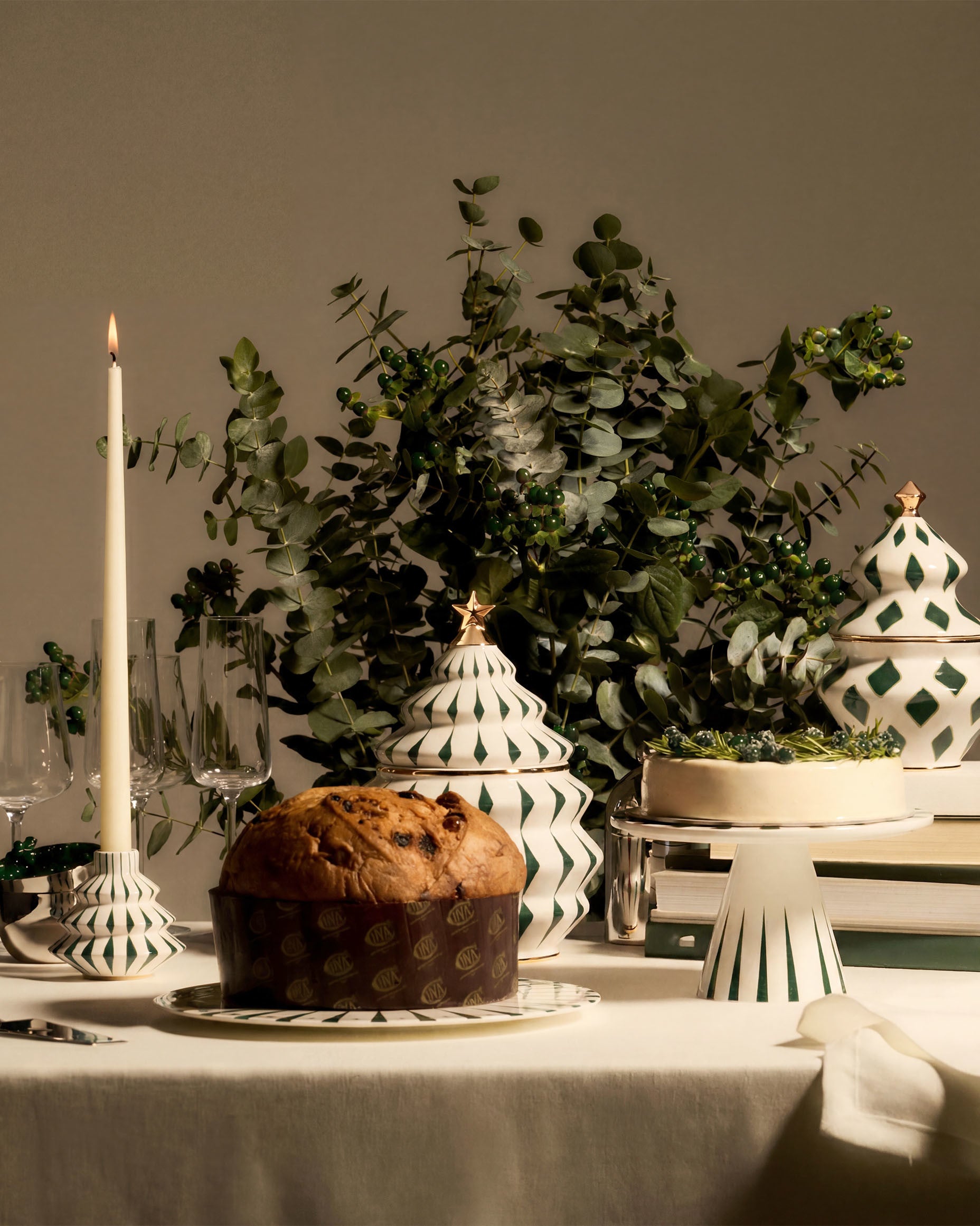 Dressed: Three-dish Stand by Marcel Wanders | Alessi