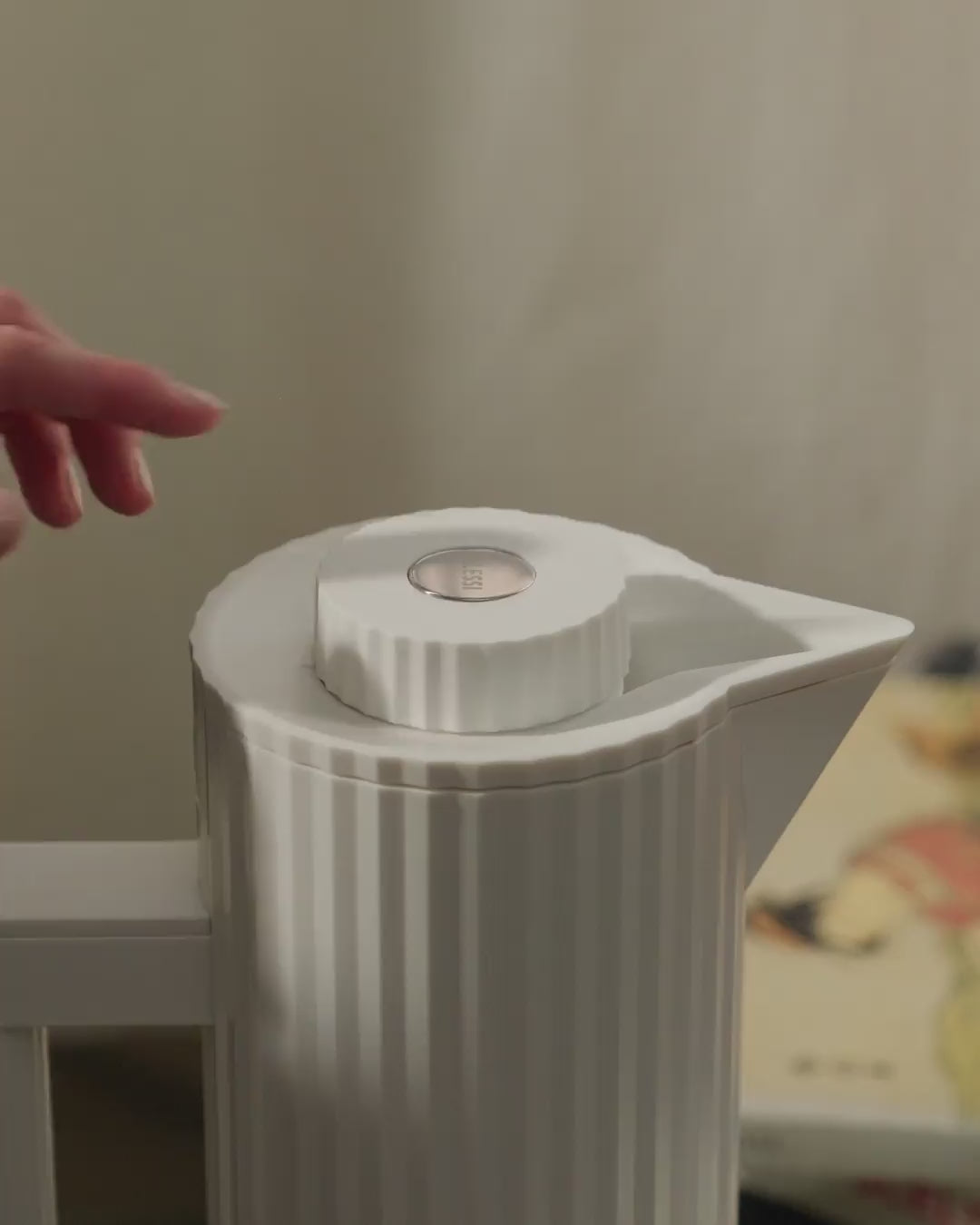 Plissé Thermo Insulated Jug By Michele De Lucchi | Alessi