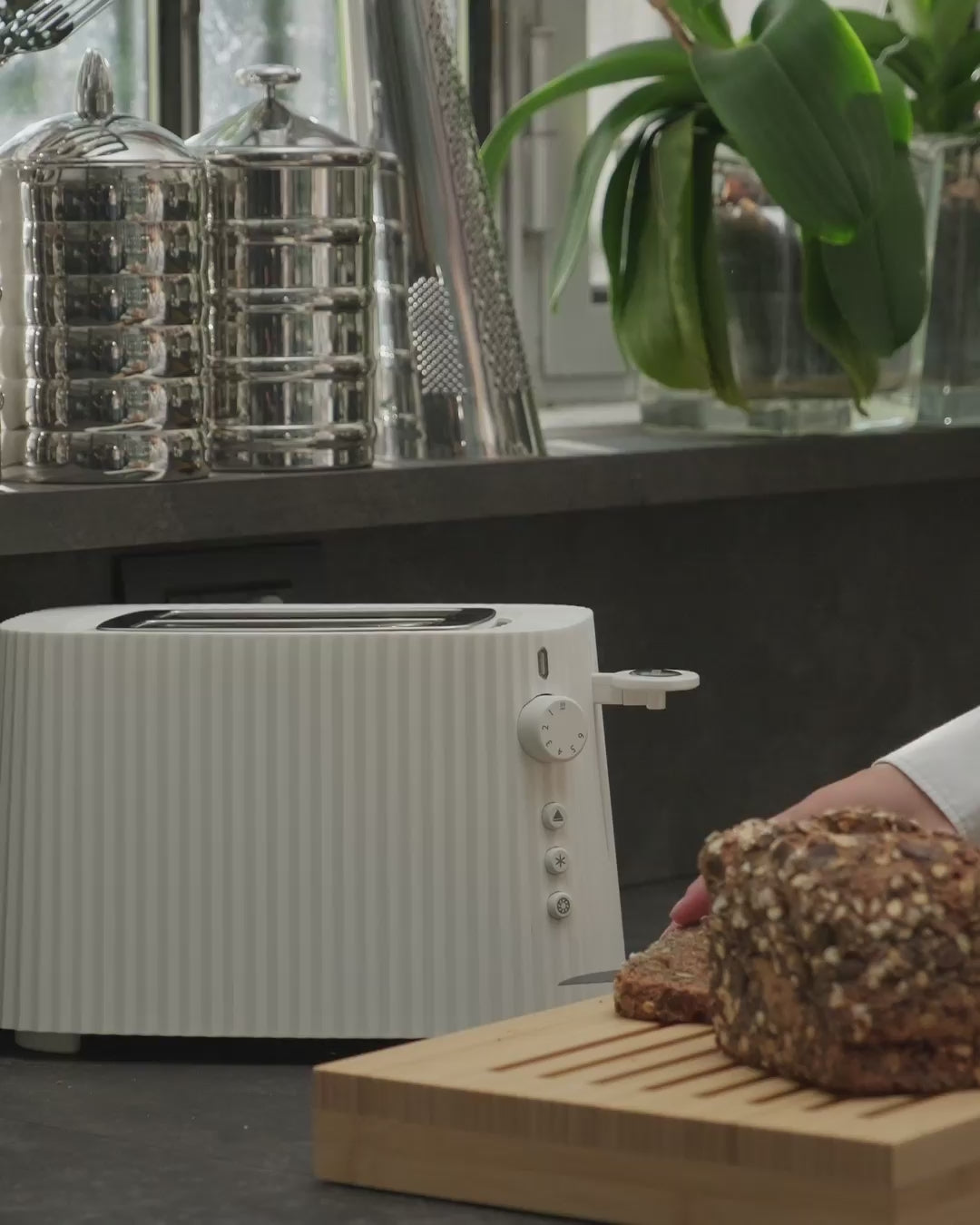 Plissé Toaster | Designer Kitchen Appliances | Alessi Spa (US)