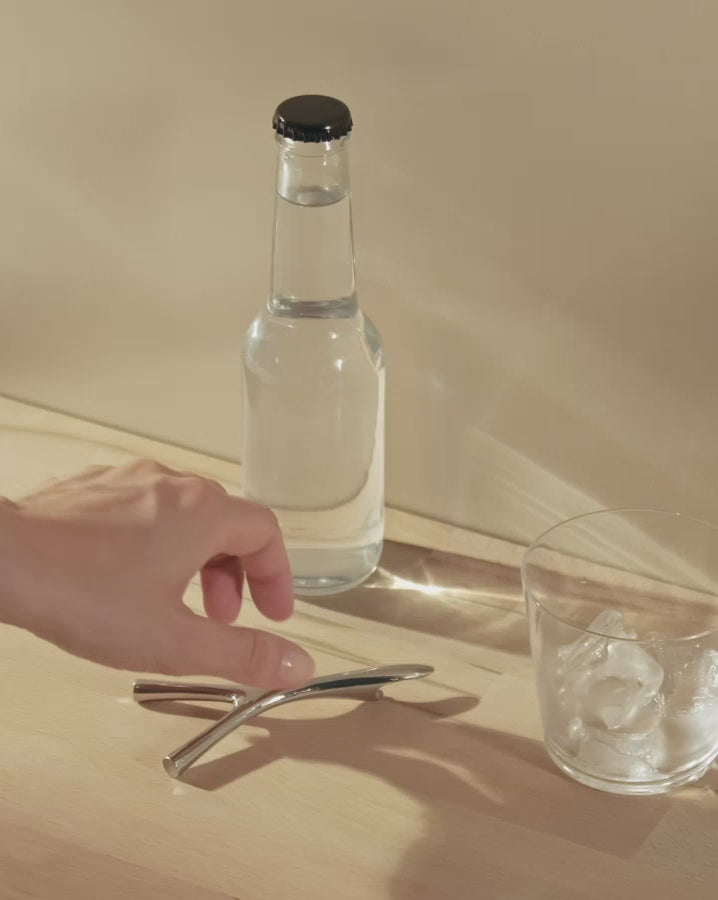 Virgula Divina: Bottle opener by Frédéric Gooris | Alessi