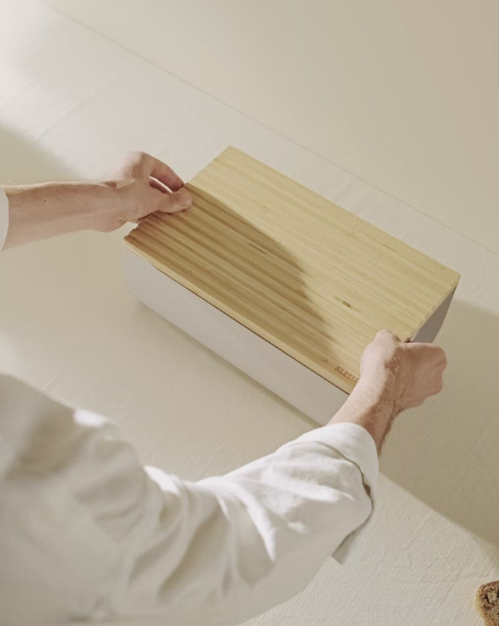 アレッシィ　ALESSI ブレッドケース Alessi - Mattina bread box with cutting board | Connox