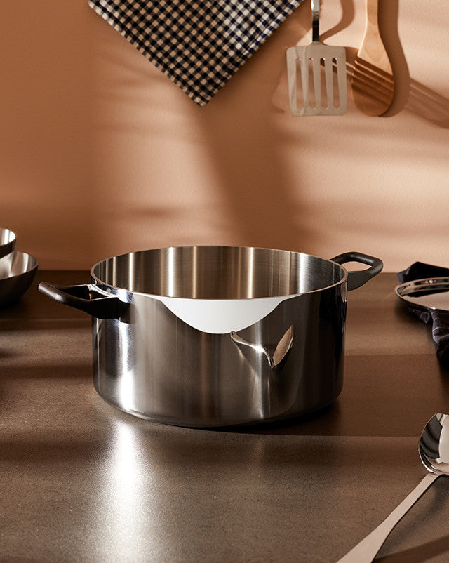 La Cintura di Orione cm 16 || inch 6¼″ Casserole with two handles Alessi 1