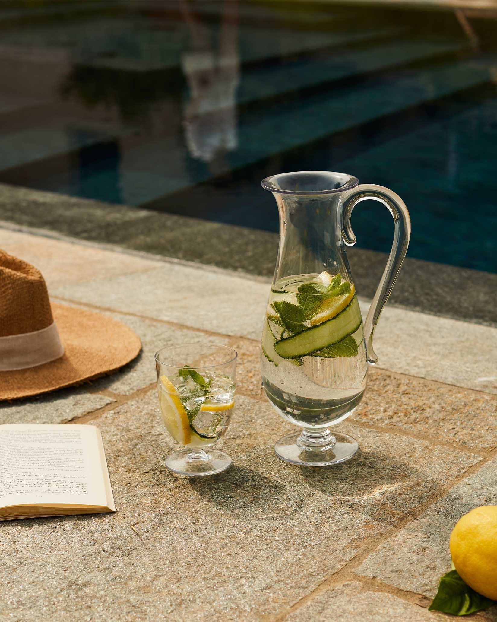 Dressed en plein air Default Title Pitcher Alessi 1